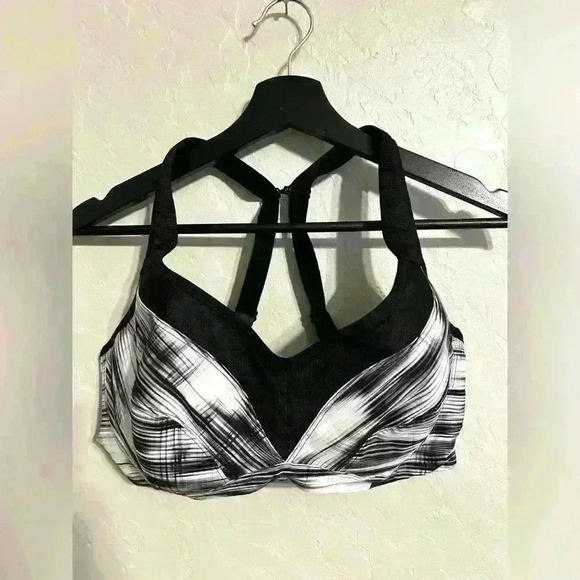 Torrid Mid Impact Underwire Adjustable Sports Bra Size 40DD - Picture 2 of 6